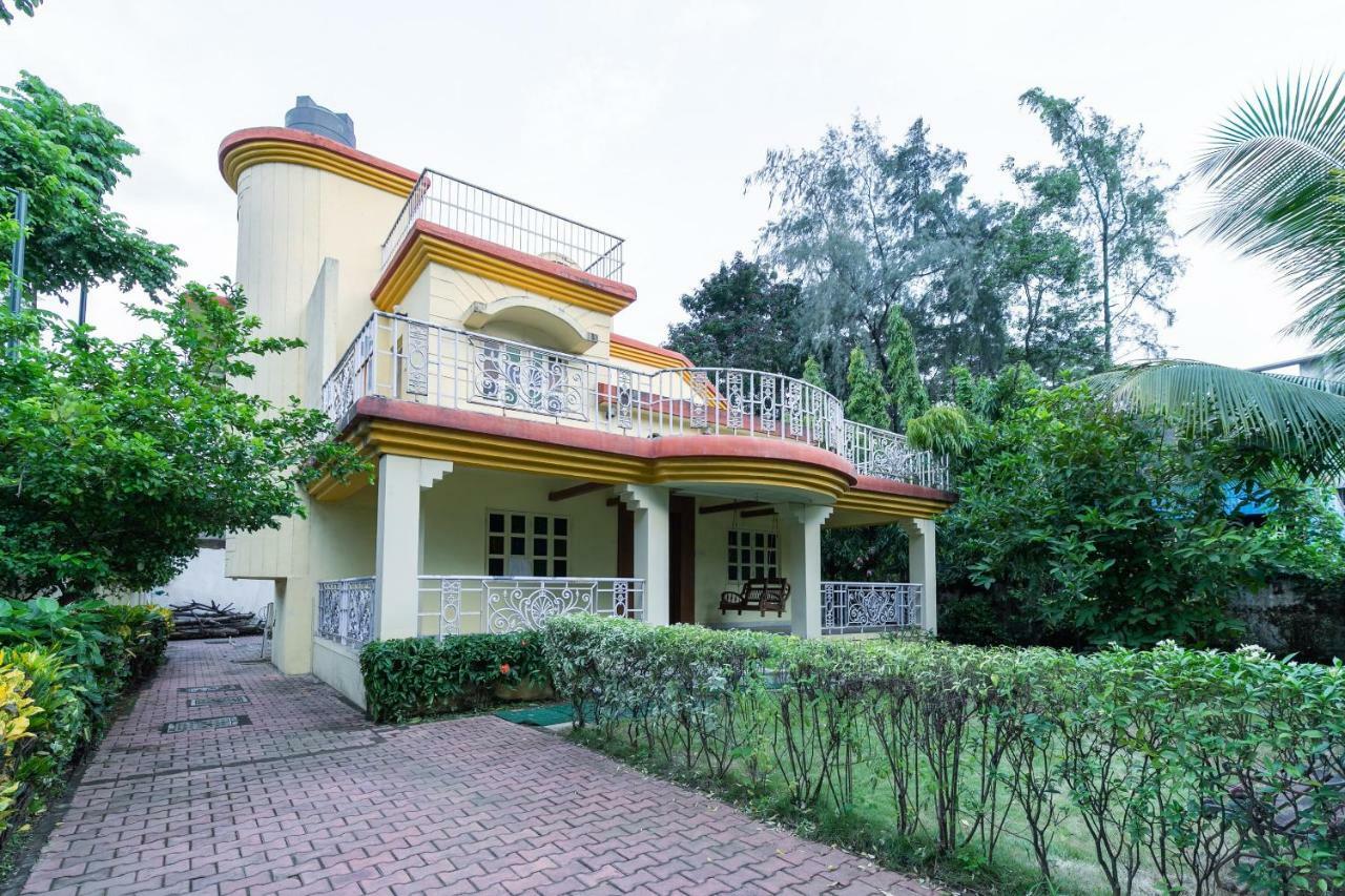 Capital O 47539Capital O Umbergaon Club Umargam Bagian luar foto